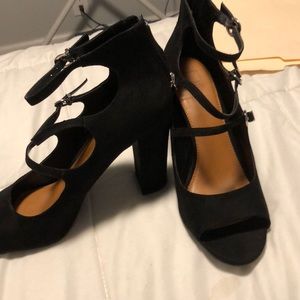 Super cute heels with buckles and zippers